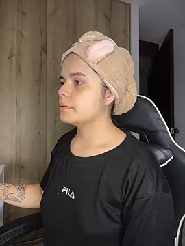 pretty angela1 online show from December 20, 2:14 am