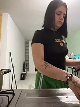 pretty angela1 online show from December 5, 12:32 am