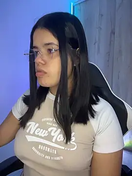 pretty angela1 online show from April 4, 12:39 am