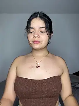Snapshot of pretty_angela1 chatting on March 17, 2:52 am pretty angela1 online show from March 17, 2:52 am