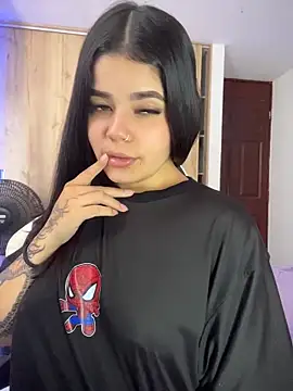 Snapshot of pretty_angela1 chatting on June 16, 4:29 pm pretty angela1 online show from June 16, 4:29 pm