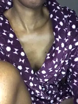 xxSexyTalia28 online show from April 14, 6:29 am