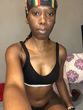 xxSexyTalia28 online show from April 28, 8:19 am
