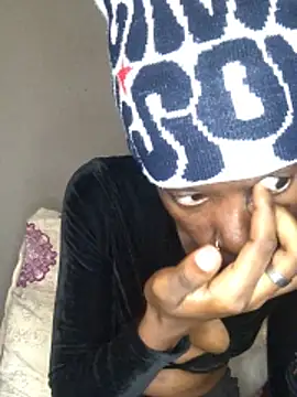 xxSexyTalia28 online show from April 13, 5:50 pm