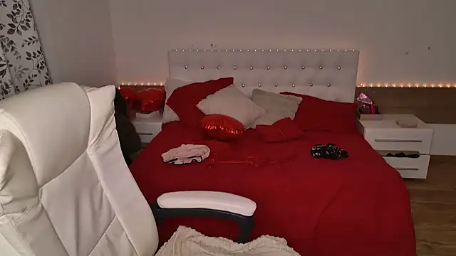 Snapshot of StellaFrost chatting on March 1, 7:37 pm StellaFrost online show from March 1, 7:37 pm