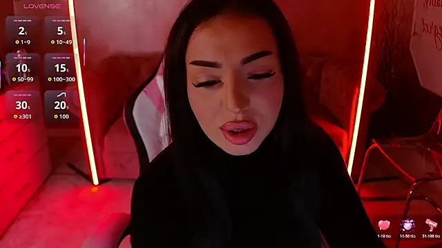 Snapshot of evanew_ chatting on November 25, 5:02 pm evanew online show from November 25, 5:02 pm