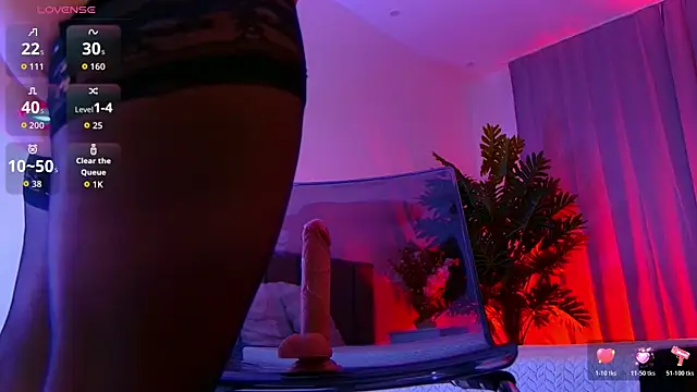 Snapshot of evanew_ chatting on April 3, 4:02 pm evanew online show from April 3, 4:02 pm