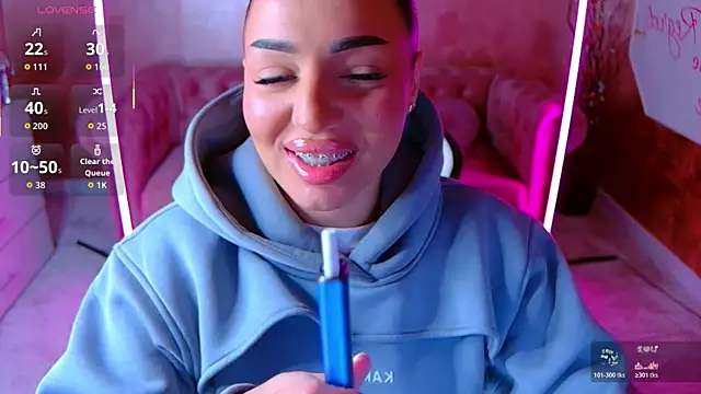 Snapshot of evanew_ chatting on January 6, 5:28 pm evanew online show from January 6, 5:28 pm