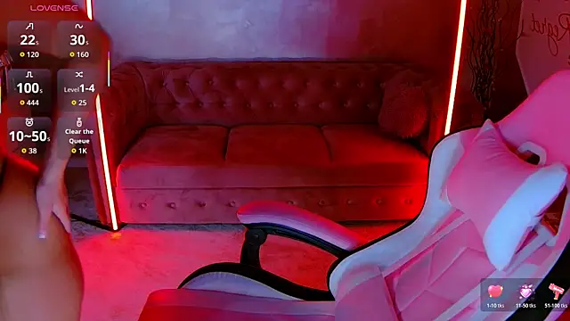 Snapshot of evanew_ chatting on December 2, 4:03 am evanew online show from December 2, 4:03 am