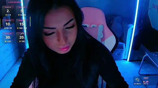 Snapshot of evanew_ chatting on November 7, 5:50 pm evanew online show from November 7, 5:50 pm