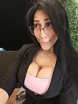 Snapshot of Isabellitasexi38 chatting on April 24, 3:08 am Isabellitasexi38 online show from April 24, 3:08 am