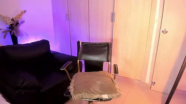 Snapshot of rachaeldeckard__ chatting on November 16, 4:06 am rachaeldeckard online show from November 16, 4:06 am