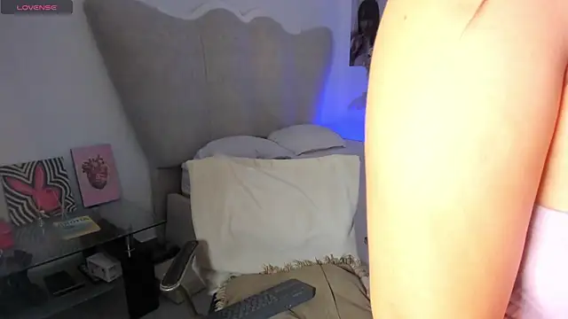 rachaeldeckard   online show from April 9, 10:27 pm