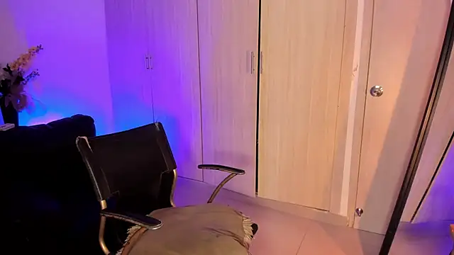 Snapshot of rachaeldeckard__ chatting on November 20, 3:18 am rachaeldeckard online show from November 20, 3:18 am