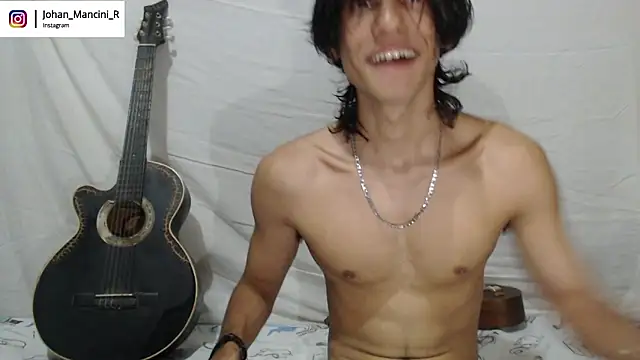 Snapshot of Johan_Mancini_R chatting on October 18, 9:06 pm Johan Mancini R online show from October 18, 9:06 pm