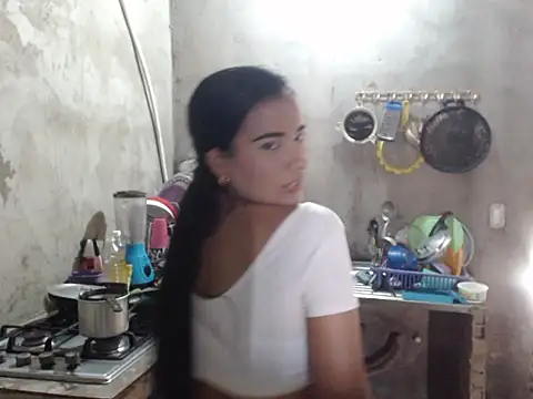 Snapshot of Coral0403 chatting on December 21, 3:36 pm Coral0403 online show from December 21, 3:36 pm