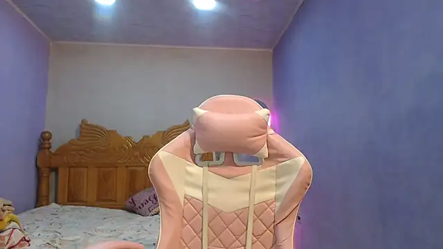 Snapshot of Coral0403 chatting on February 2, 7:46 pm Coral0403 online show from February 2, 7:46 pm