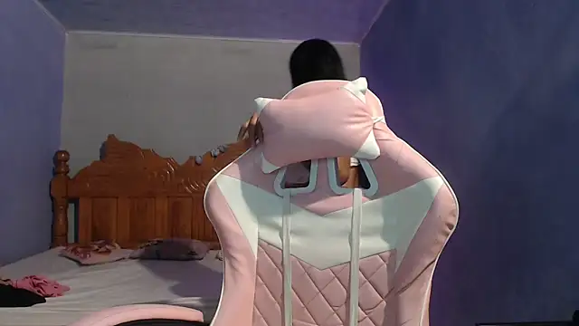 Snapshot of Coral0403 chatting on February 12, 11:37 pm Coral0403 online show from February 12, 11:37 pm