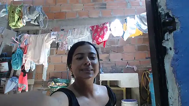 Snapshot of Coral0403 chatting on December 14, 3:28 pm Coral0403 online show from December 14, 3:28 pm