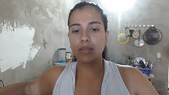 Snapshot of Coral0403 chatting on June 12, 7:22 pm Coral0403 online show from June 12, 7:22 pm