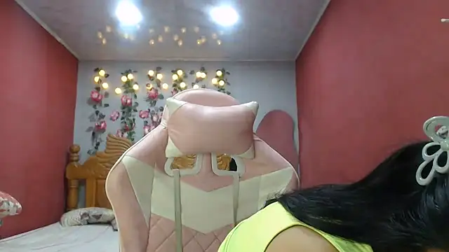 Coral0403 online show from May 16, 7:46 pm
