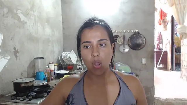 Snapshot of Coral0403 chatting on June 5, 6:13 pm Coral0403 online show from June 5, 6:13 pm