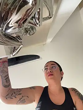 Liam OH online show from April 21, 9:21 pm