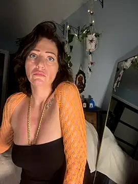 AlessasRoom online show from October 26, 5:57 pm