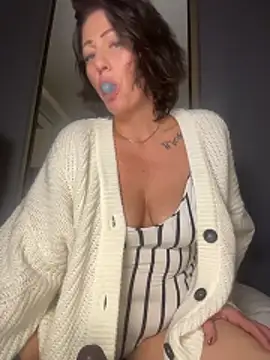 AlessasRoom online show from November 13, 10:35 pm