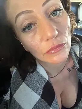 AlessasRoom online show from November 17, 7:07 pm