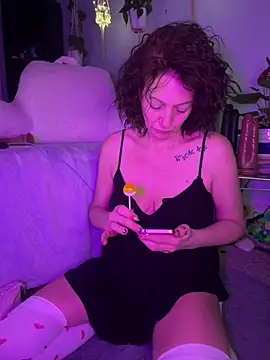 AlessasRoom online show from February 28, 7:30 am