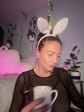 AlessasRoom online show from April 3, 7:04 am