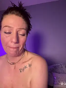 AlessasRoom online show from April 10, 6:31 am