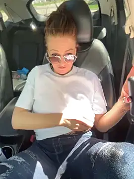 AlessasRoom online show from April 20, 4:19 pm