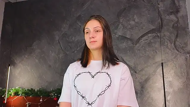 Snapshot of GuinevereGell chatting on December 28, 8:58 pm GuinevereGell online show from December 28, 8:58 pm