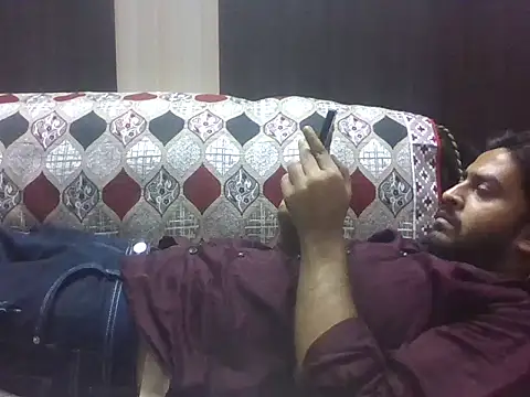 indihotguy online show from November 4, 6:01 pm