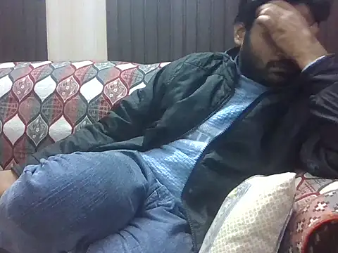 indihotguy online show from December 3, 1:21 pm