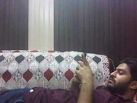 indihotguy online show from November 3, 11:36 am