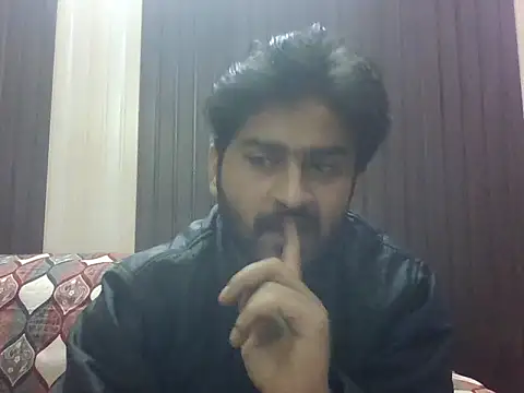 indihotguy online show from December 2, 10:39 am