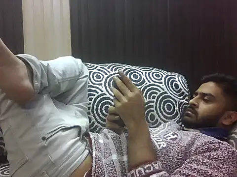 indihotguy online show from February 6, 10:44 am