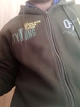 Snapshot of indihotguy chatting on February 17, 6:31 am indihotguy online show from February 17, 6:31 am