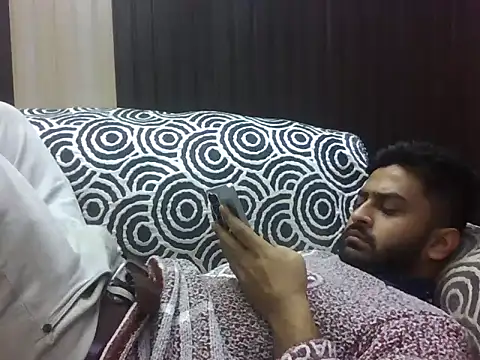 indihotguy online show from February 9, 12:36 pm