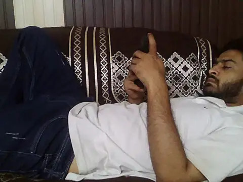 indihotguy online show from April 8, 1:01 pm