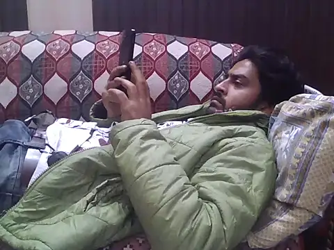 indihotguy online show from December 14, 11:05 am