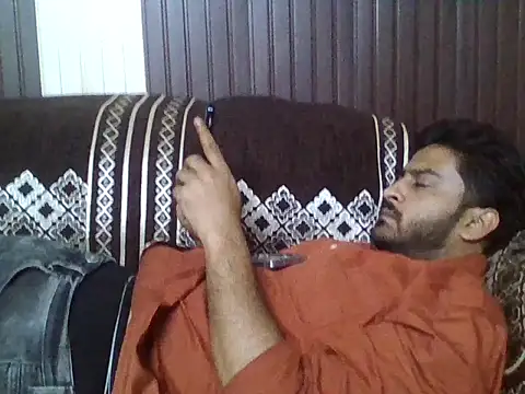 indihotguy online show from April 5, 10:55 am