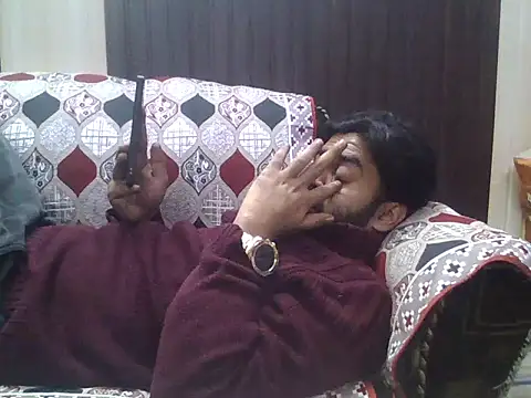 indihotguy online show from November 9, 10:30 am