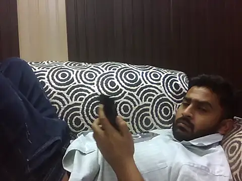 indihotguy online show from February 18, 8:55 am