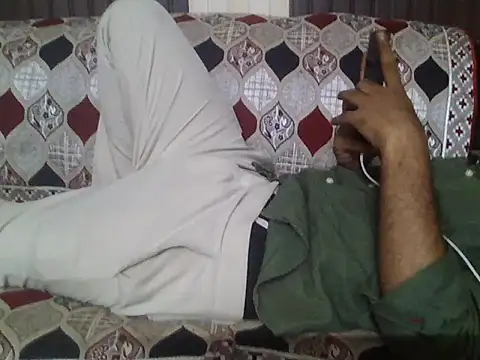 Snapshot of indihotguy chatting on June 12, 3:54 pm indihotguy online show from June 12, 3:54 pm