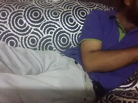 Snapshot of indihotguy chatting on July 7, 12:52 pm indihotguy online show from July 7, 12:52 pm