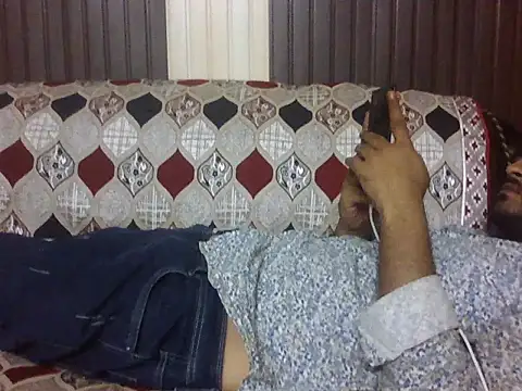 indihotguy online show from May 20, 1:35 am